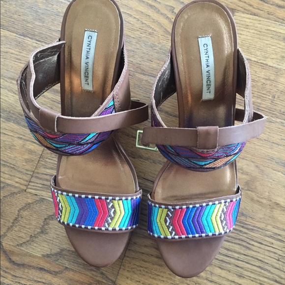 Cynthia Vincent Wedges Size 8.5 - Picture 2 of 4